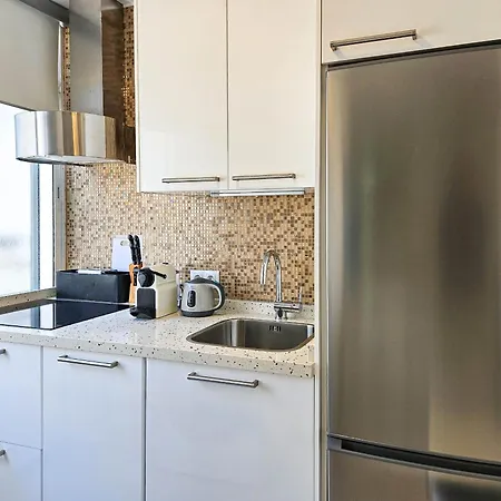 One Bedroom Apartment *